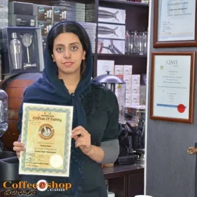 نادیا رئیسی 