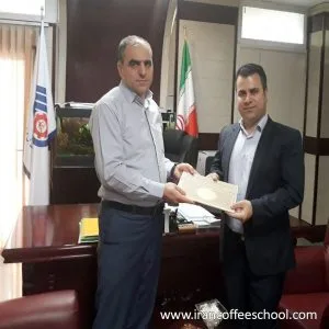 تجلیل مدیر کل سازمان فنی و حرفه ای از مدیر اولین مدرسه قهوه ایران